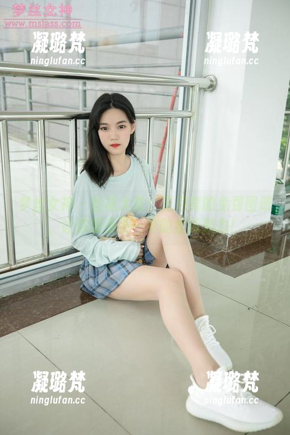 梦丝女神 - 丝袜大赏：花月舞的免费图册，让你感受不一样的丝袜魅力！