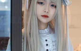 当梨瑾瑾遇上礼服：这组cos精选让我心跳加速！