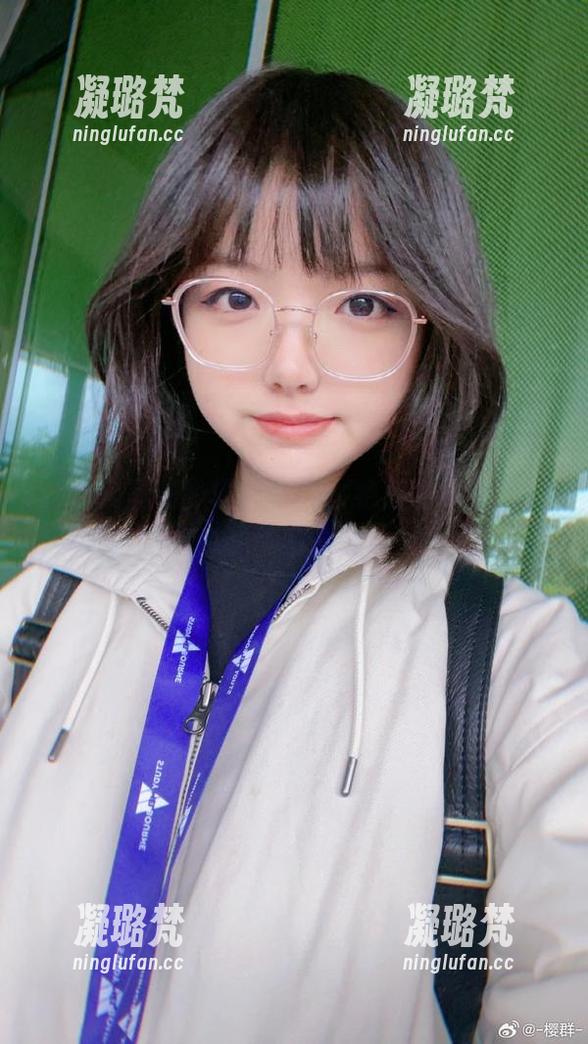 这套无圣光的樱群写真，绝对是你未曾见过的可爱方式。