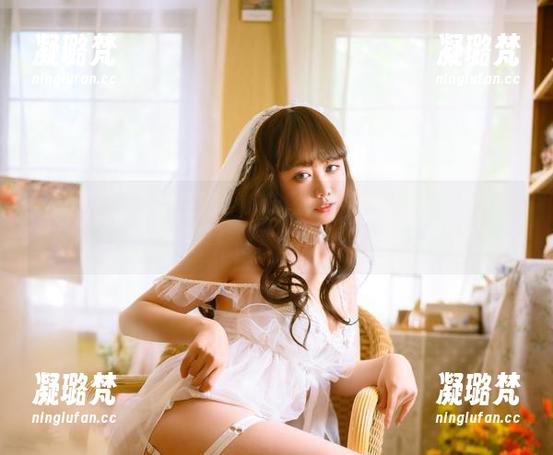 渡边早季Saki空姐：Cos图册中的轻盈细节，让人想象无穷