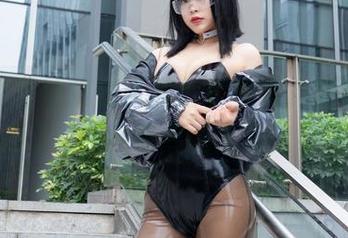 白烨烨自拍的白天鹅全套写真，在某种程度上…好像有点让人心弦小动