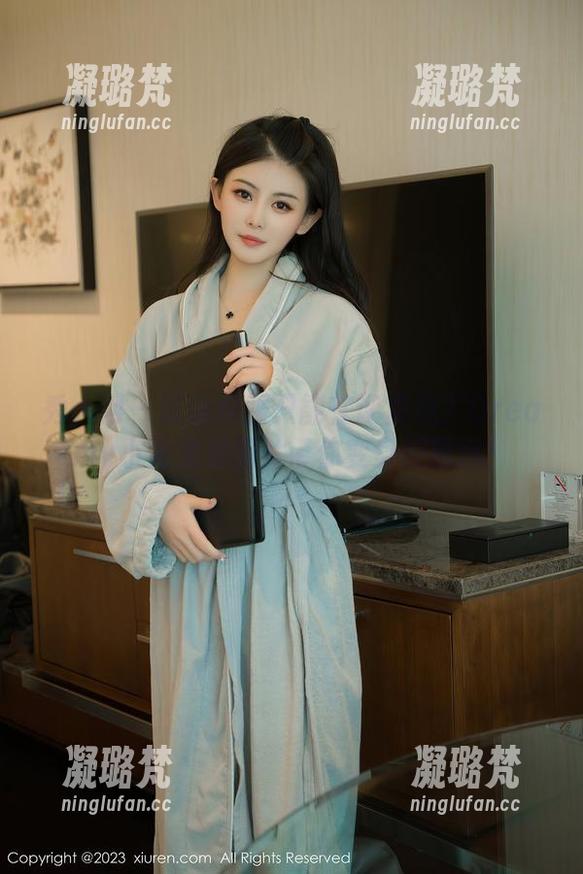 秀人网 - 谁说校服只能在课堂见？Dreamy小乔免费图片带你变身校园风！