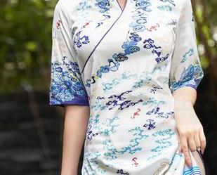 秀人网 – sophie余冰的JK写真集，让那些老旧的校服焕发新生！