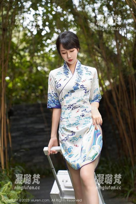 秀人网 - sophie余冰的JK写真集，让那些老旧的校服焕发新生！