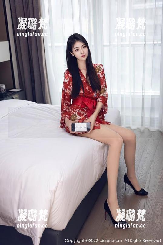 秀人网 - 高清兔女郎写真集，杨紫嫣Cynthia用一种微妙的气息撩拨着我的想象