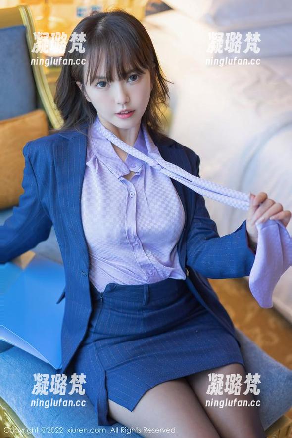 秀人网 - 江七七的纯白写真：原来白色真能如此清新，但我总觉得会脏……分享一下我对颜色的执念！