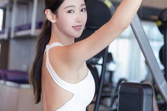 秀人网 – 私语baby泳池：那些不为人知的精选写真