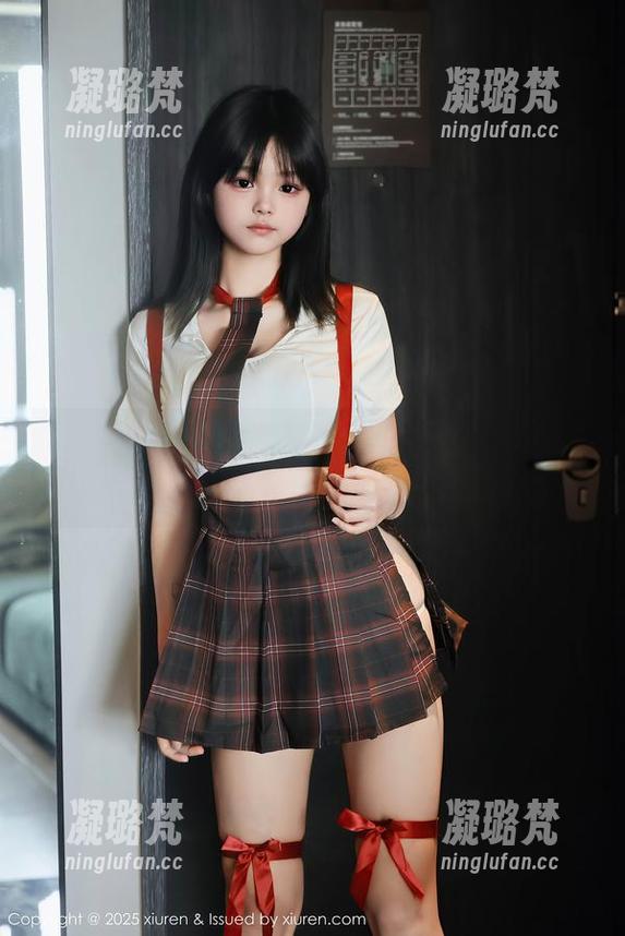 秀人网 - 糯美子Mini：高清长腿图包，绝对让你眼前一亮！