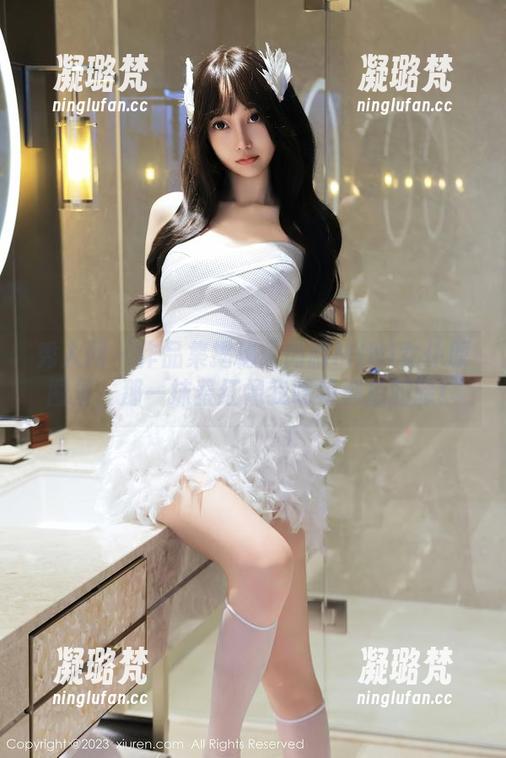 秀人网 - 作品集揭秘：肉晴MINI女仆原图里，那一抹羞红像我吃辣椒后的脸！