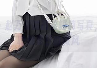 秀人网 – 赵万灵的高清短裤写真，仿佛在呼唤夏日的微风