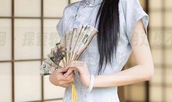 秀人网 – 探索软情学姐：你绝对想不到的高清图包背影