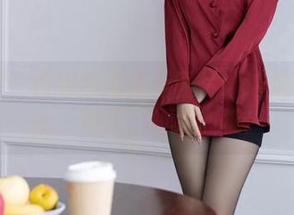 秀人网 – 闵妮厨娘最新图片：这是一个用心‘烹饪’的小心机！