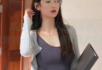 秀人网 – 陈雅漫VICKY泳池写真，让你的图库焕然一新，颜值和气候都在线！