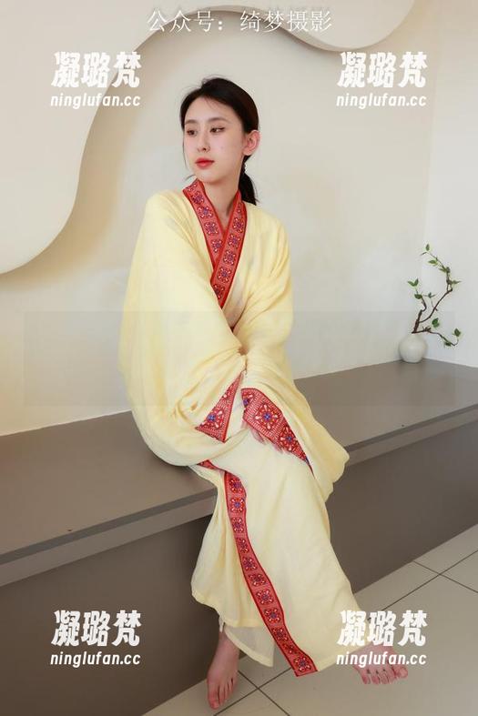 绮梦摄影 - 蔡蔡穿的礼服，图片满足你的审美，还是让你心动？