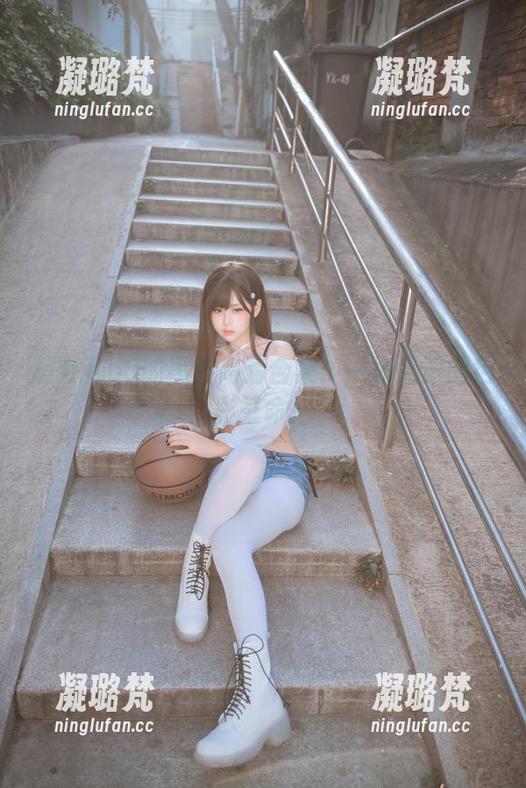 萌芽儿o0的黑白高清合集：一场无声的色彩革命！