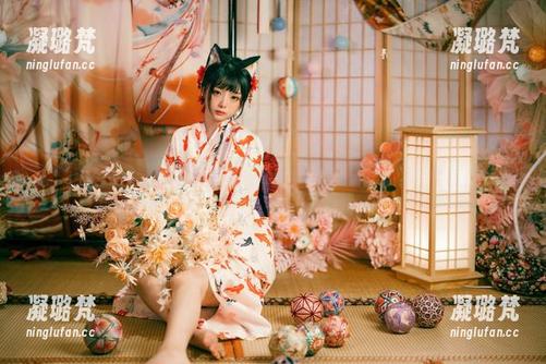 落落Raku的黑猫写真：最新默契，看看谁更会卖萌！