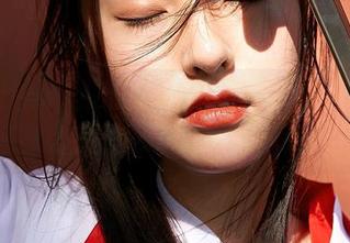 蜜桃社 – 无圣光下的小草莓Berry，居家写真让我想到了夏天的冰淇淋！