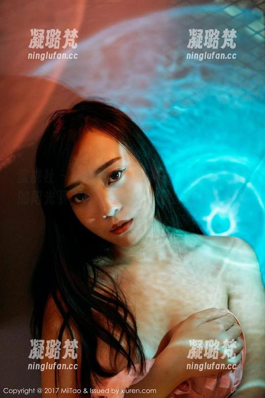 蜜桃社 - 玛丽Mary的旅拍：当我在清晨的阳光下，看看合集中自己冻得发紫的原图！