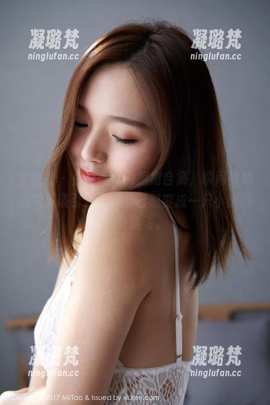 蜜桃社 - 点开美绪的旗袍合集，瞬间被她的气质吸引，觉得自己想变成一只小蝴蝶在旁边飞。