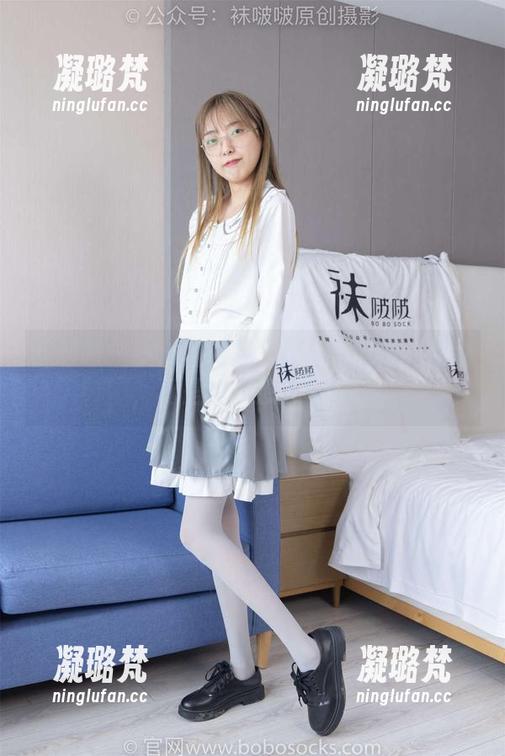 袜啵啵 - 小沫的裸足精选：花絮版的欢愉，真是让人想入非非。