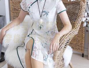 袜啵啵 – 小淳与黑皮鞋的浪漫：作品集下载，穿梭于时光与足下的美丽。