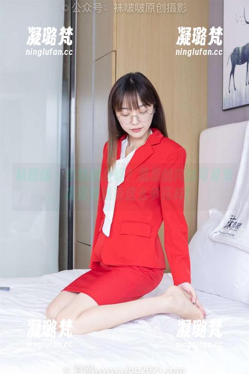 袜啵啵 - 你能想象吗？思思的肉丝写真集，资源竟然有这么多花样！