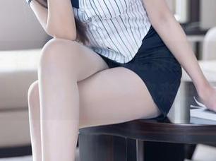 语画界 – 徐莉芝Booty短裤图册最新上线：热辣还是清纯，你来决定！