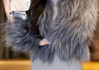 语画界 – 这短裙，穿上去感觉自己瞬间变成楚恬Olivia，免费写真效果杠杠的！