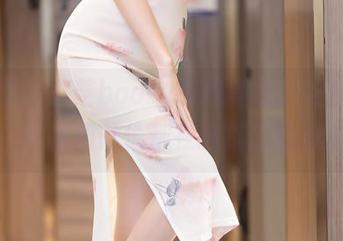 语画界 – 芝芝booty在线新作：长腿高清，身材和颜值都在撩拨我的心。