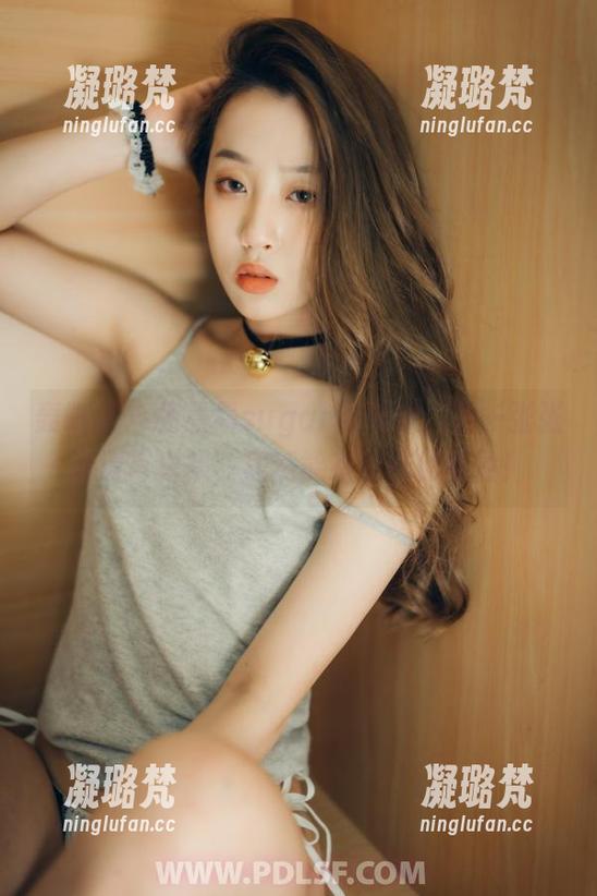 轰趴猫 - 杨晨晨sugar和妹妹：那一张张高清写真集，居然能有这样的能量！