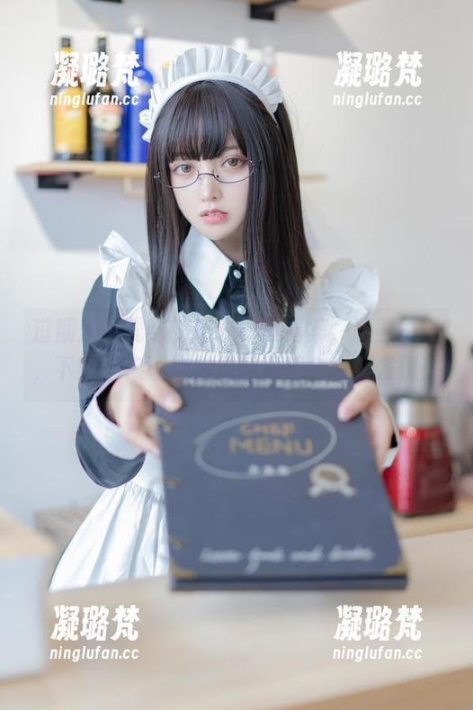 过期米线线喵的连衣裙写真集，欲罢不能，下载后保证你每次翻开都会有新发现！