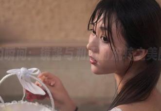 私拍瞬间：镜酱与和服的流转之美图片