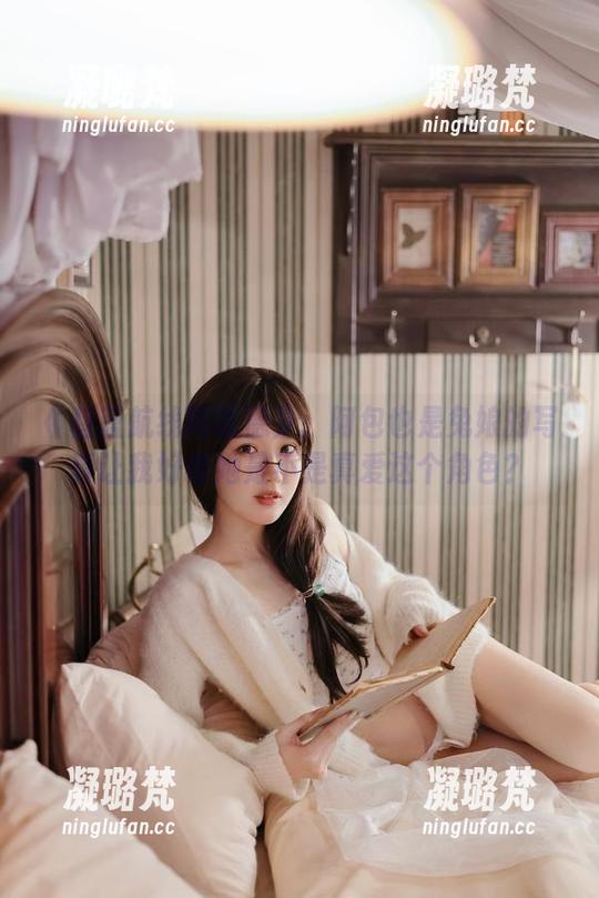《碧蓝航线阿诺德》：阿包也是兔娘的写真让我好奇她是不是真爱这个角色？