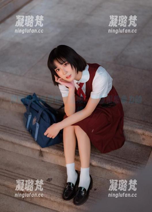 原图中的阿包也是兔娘：制服和想象力的碰撞