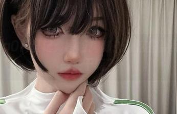 阿薰kaOri日记：图包揭秘！她这些姿势究竟是在干嘛？