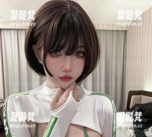 阿薰kaOri日记：图包揭秘！她这些姿势究竟是在干嘛？