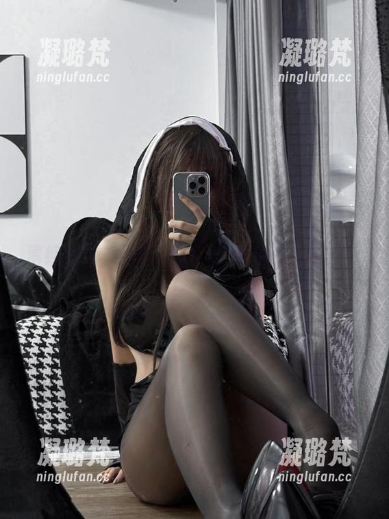 清纯本纯，阿薰kaOri美图中的小调皮！