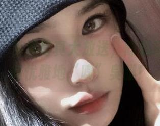 微密圈 – 免费写真大放送，陈佩奇教你如何优雅地“嗅”臭脚！