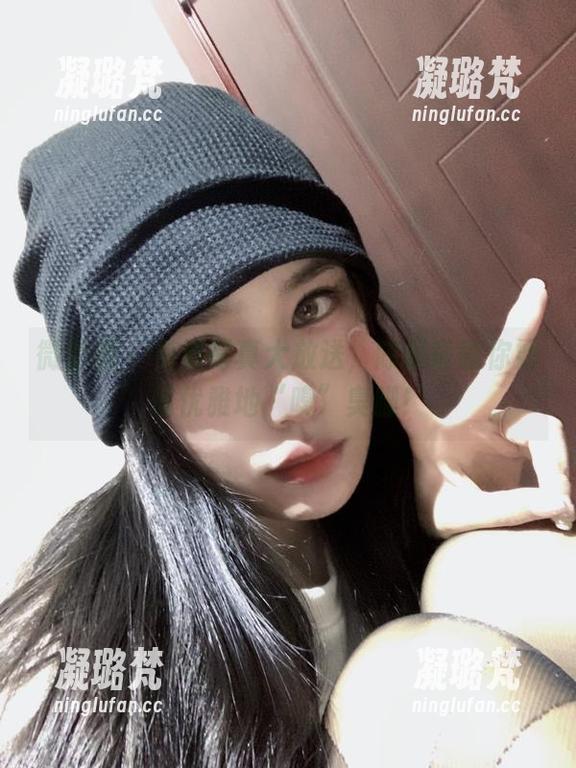 微密圈 - 免费写真大放送，陈佩奇教你如何优雅地“嗅”臭脚！