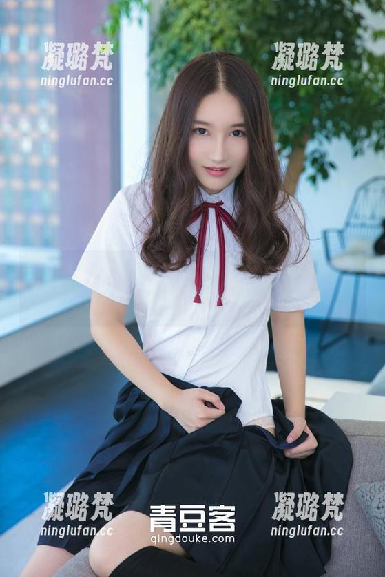 青豆客 - 看汪佩妮Penny学妹的写真合集，感觉一瞬间被带入了少女梦