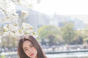 魅妍社 – 夏日的九儿：壁纸中的阳光下的心事