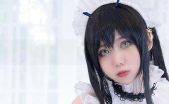 当魅瞳meroko穿上礼服，怎么感觉像在走红毯的play？原图真有戏