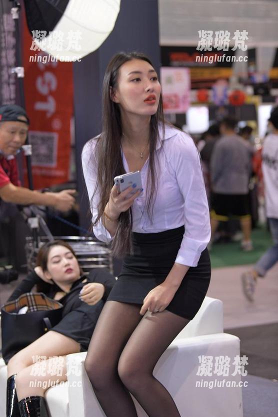 魔镜街拍-芝芝 魔镜街拍 - 不止蓝色,芝芝的泳衣写真图册,带你畅游魅力海洋